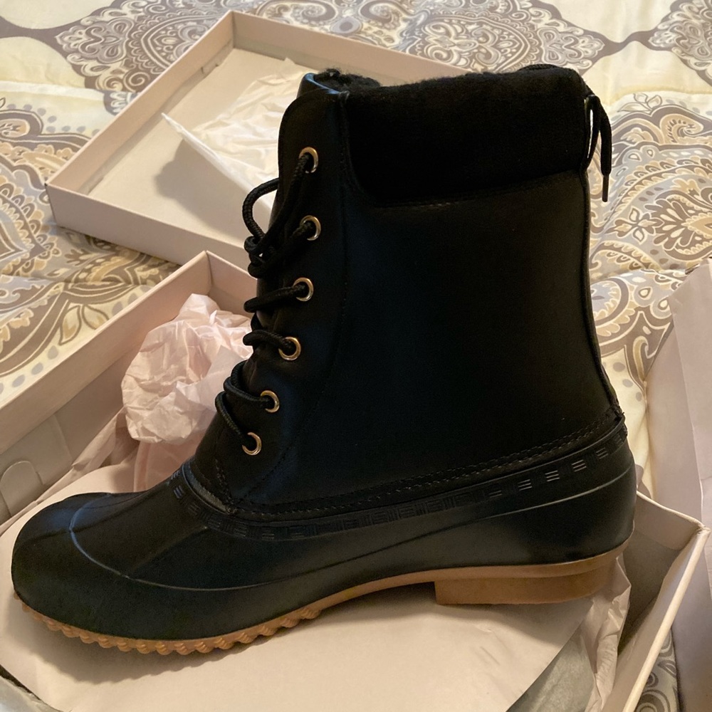Evi Duck Boot